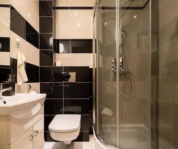 Spokojna Przystan W Centrum Z Prywatnym Parkingiem - By Spaceapart *